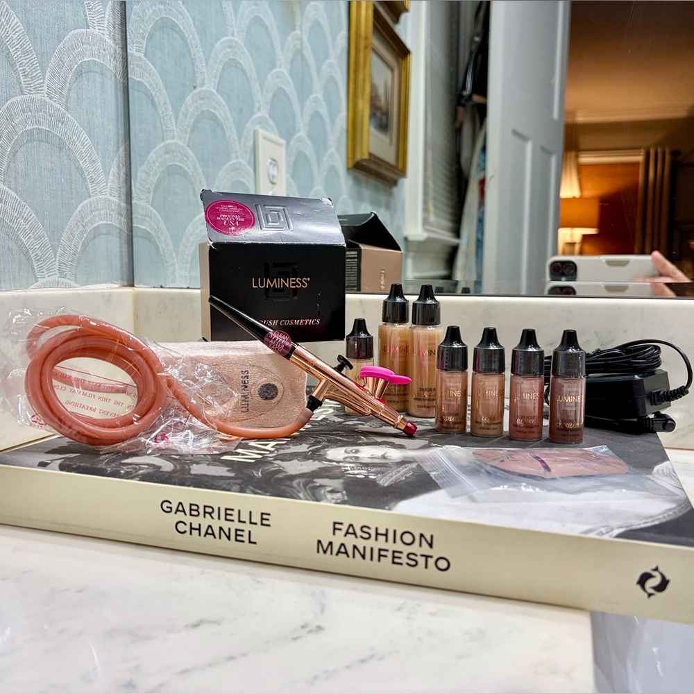 Luminess Airbrush Makeup 4 Piece Starter Kit + 2 Bonus Items! MSRP $150+ NIB!